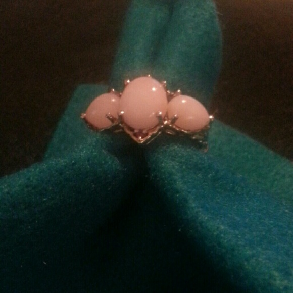 Pink opal ring - Picture 2 of 3